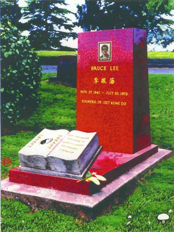 http://www.jkd.com.hk/Chi/Photo_Gallery/images/BruceLee_Gravestone_Printed.jpg